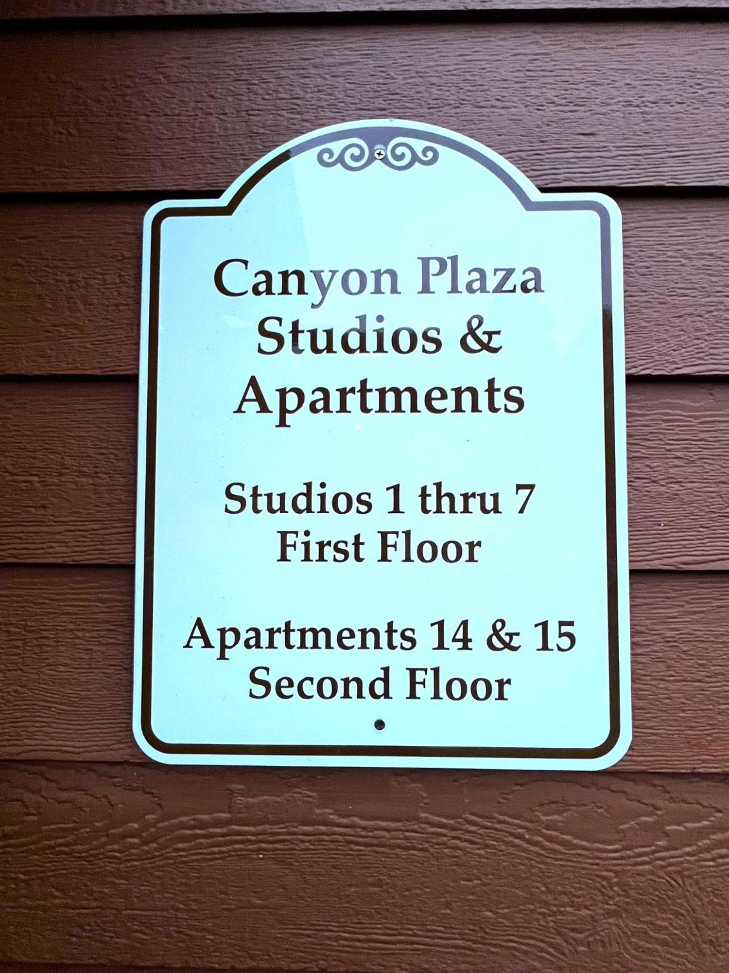 טוסאייאן Canyon Plaza Premier Studio And Apartments מראה חיצוני תמונה